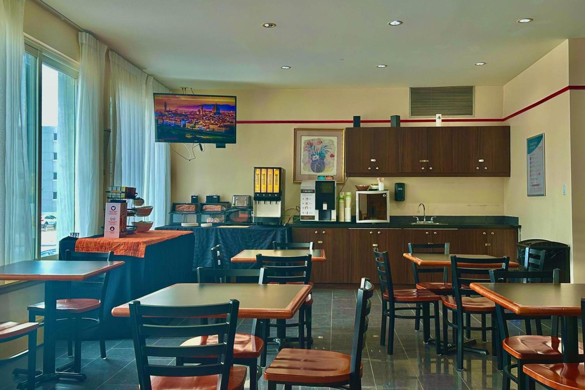 Econo Lodge City Centre Kingston Eksteriør billede