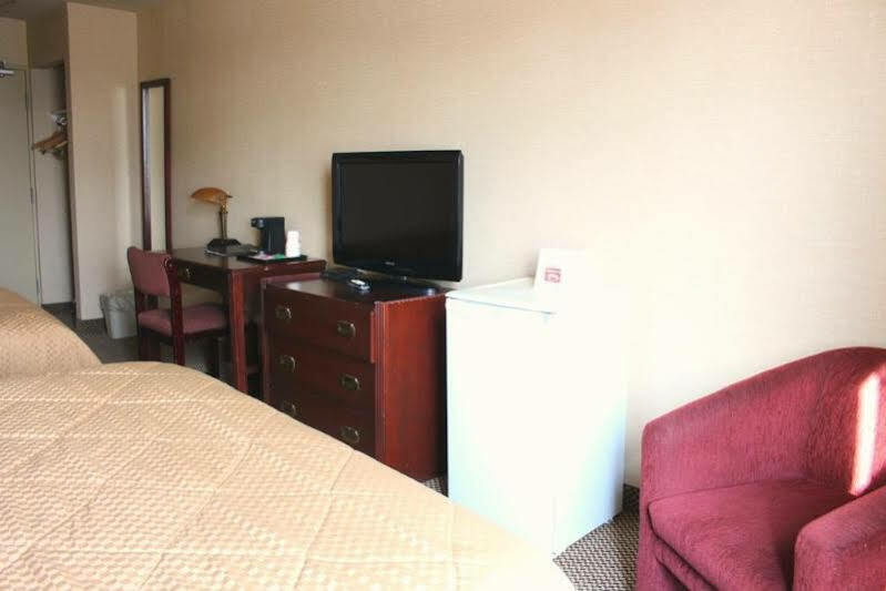 Econo Lodge City Centre Kingston Eksteriør billede